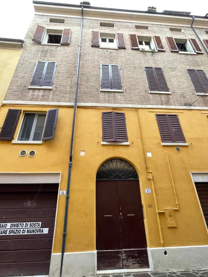 Maison Vert Appartamento In Centro Storico A Модена Екстериор снимка